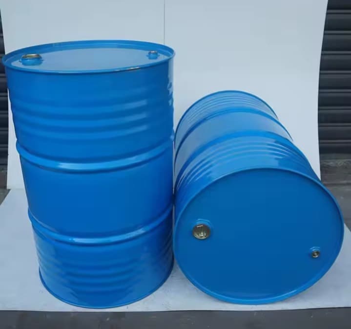 Tight-head steel drum, 220 litres, showing the small and large bung openings